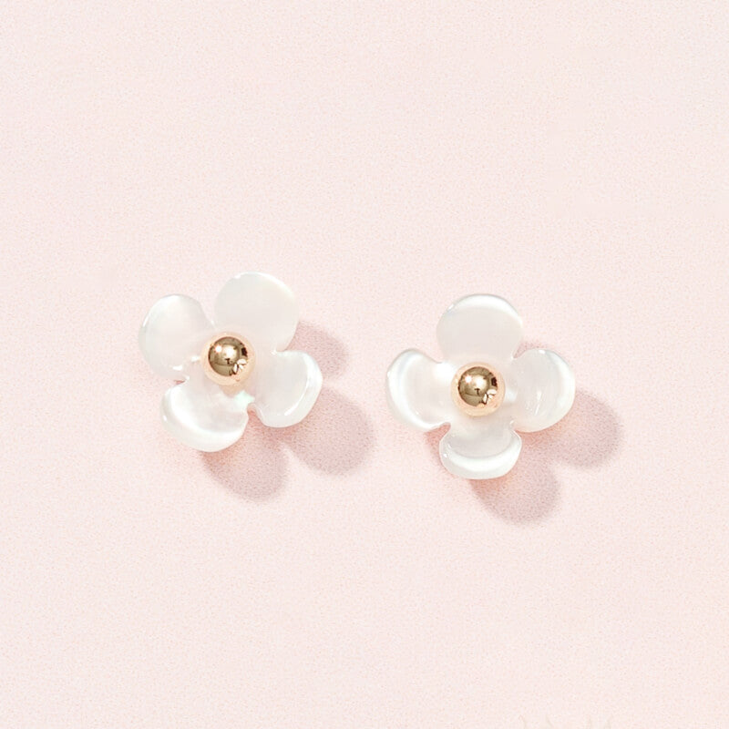 K10 シェル フラワー スタッドピアス（タネツケバナ） – L&Co.