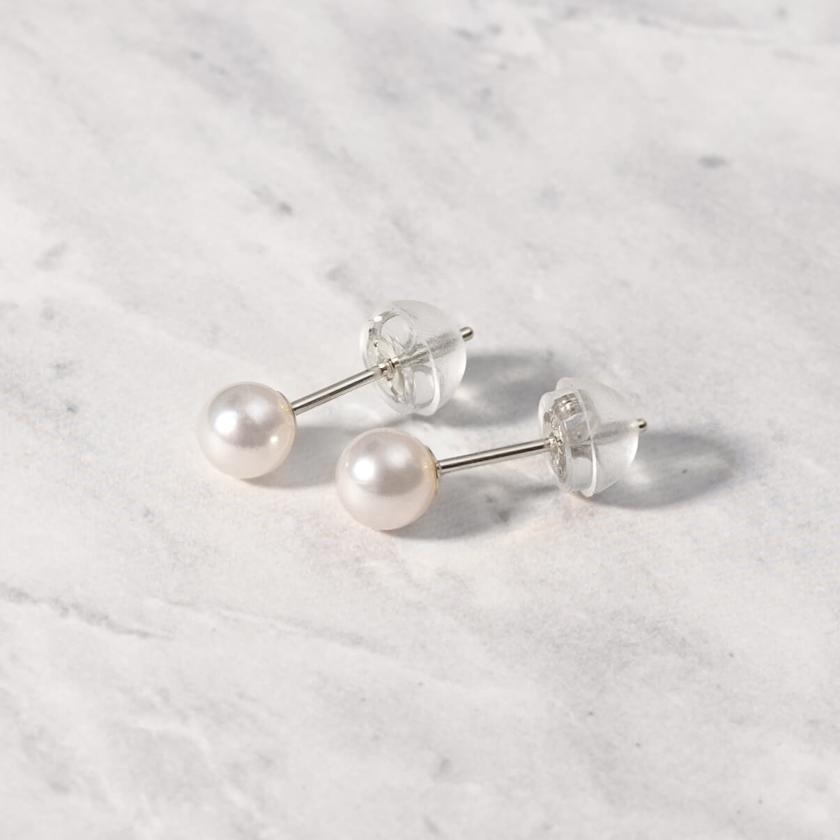 Pt900 アコヤパール スタッドピアス（4mm） – L&Co.