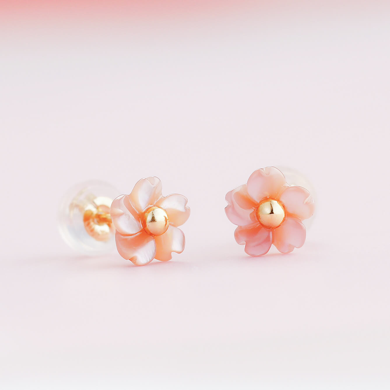 K10 フラワーシェル スタッドピアス(ピンク)|46-7653