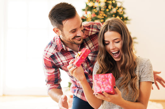 【2022年クリスマスプレゼント特集】特別な女性に贈りたいおすすめジュエリー