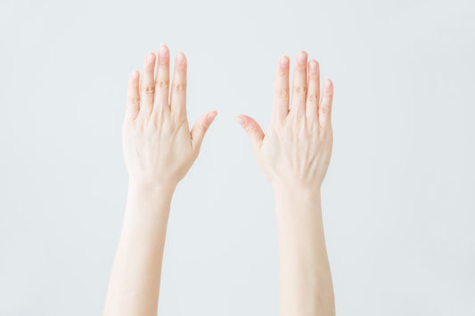 実はつける指ごとに意味がある!ペアリングは右手左手どこの指?ペアリングのつけ方紹介
