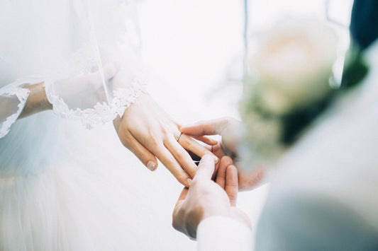長く身に付けるものだから慎重に選びたい…結婚指輪の素材を紹介