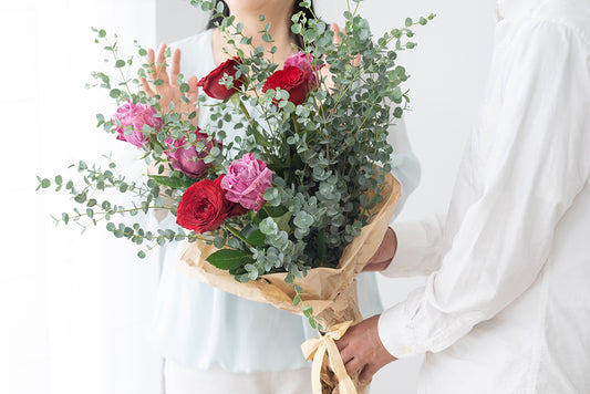 結婚記念日におすすめ！妻が喜ぶプレゼントを紹介。節目ごとにふさわしい贈り物もチェック!
