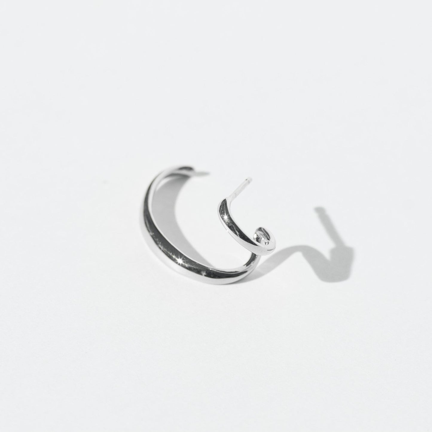 【片耳】SV925 ユニークデザイン ピアス（ホワイト）