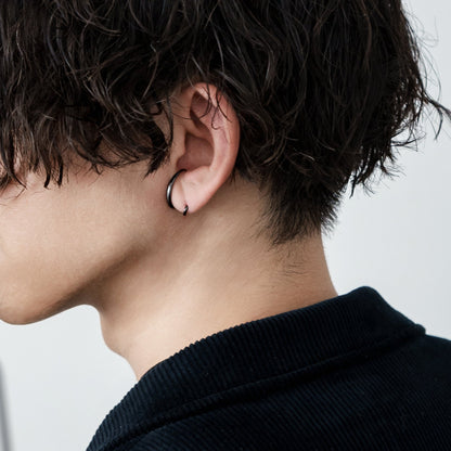 【片耳】SV925 ユニークデザイン ピアス（ブラック）