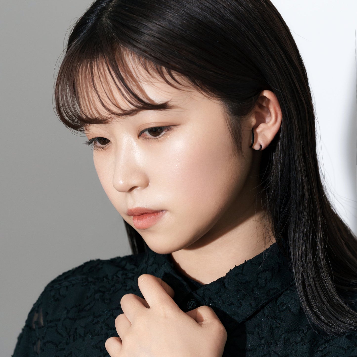 【片耳】SV925 ユニークデザイン ピアス（ブラック）