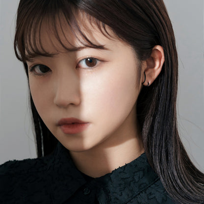 【片耳】SV925 ユニークデザイン ピアス（ブラック）