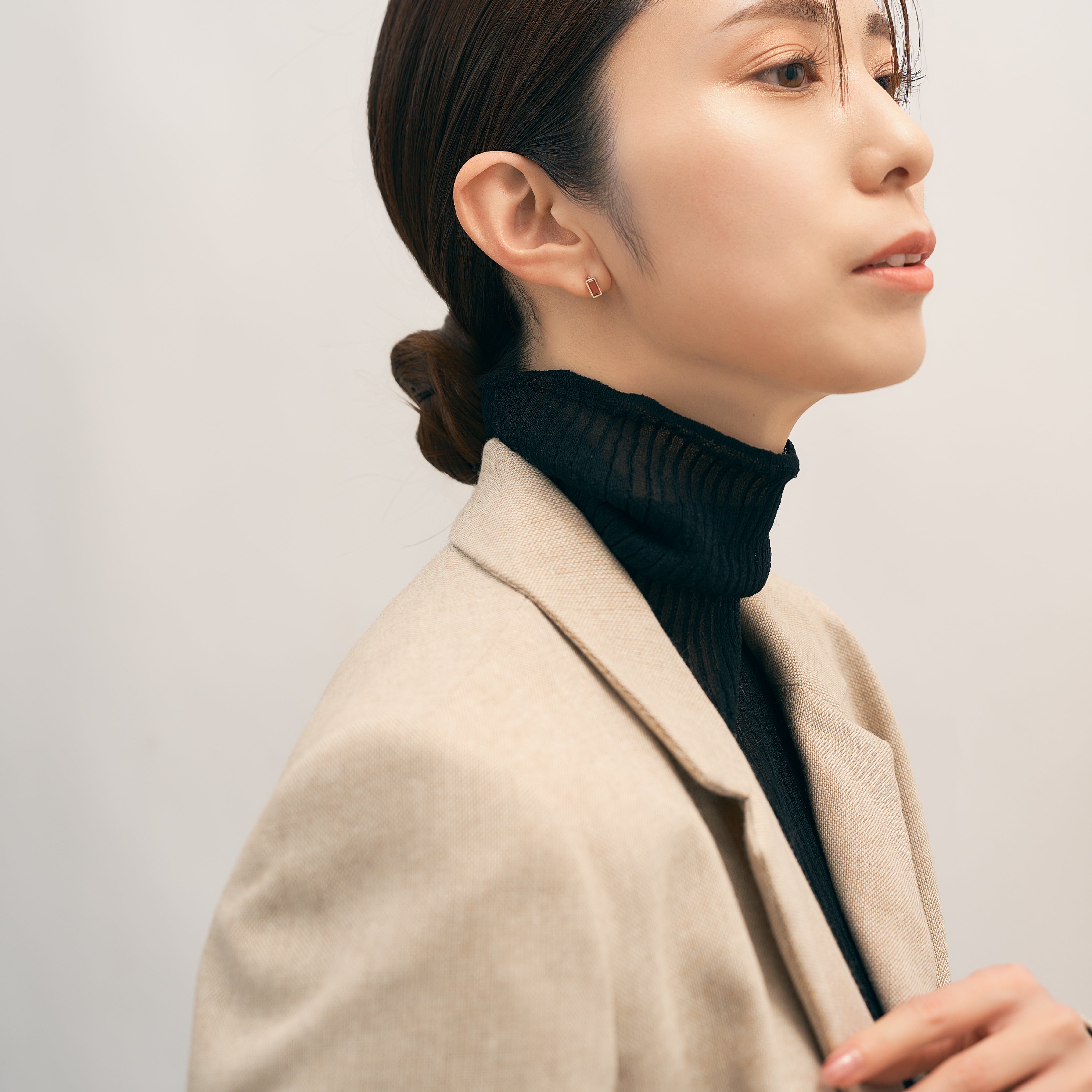 K10 つや消し スクエア ピアス（ガーネット） – L&Co.