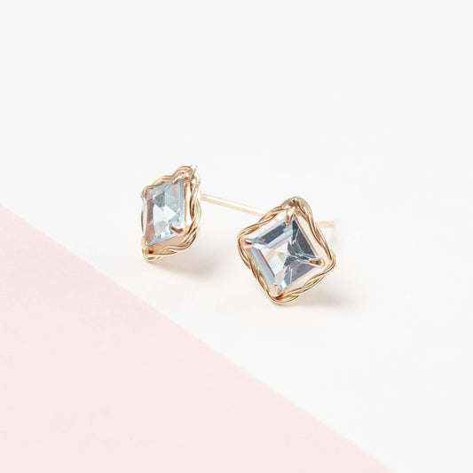 K10 シンセチックアクアスピネル スタッドピアス | 43-1390
