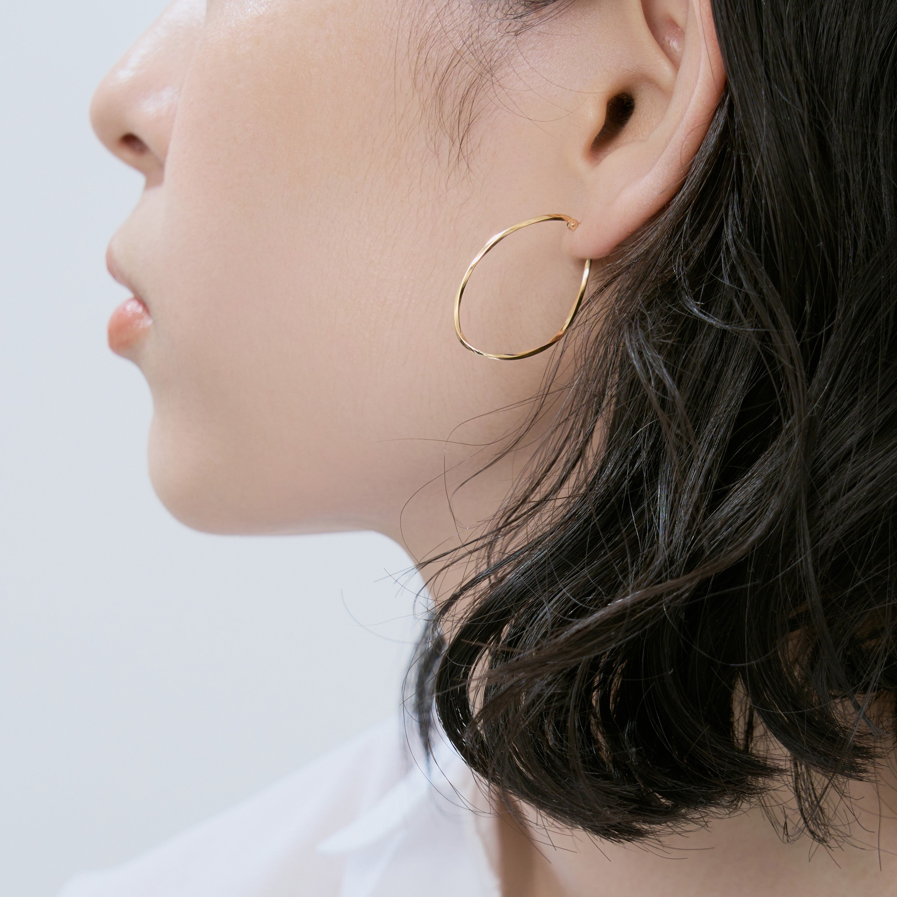 K10 ひねり フープピアス – L&Co.
