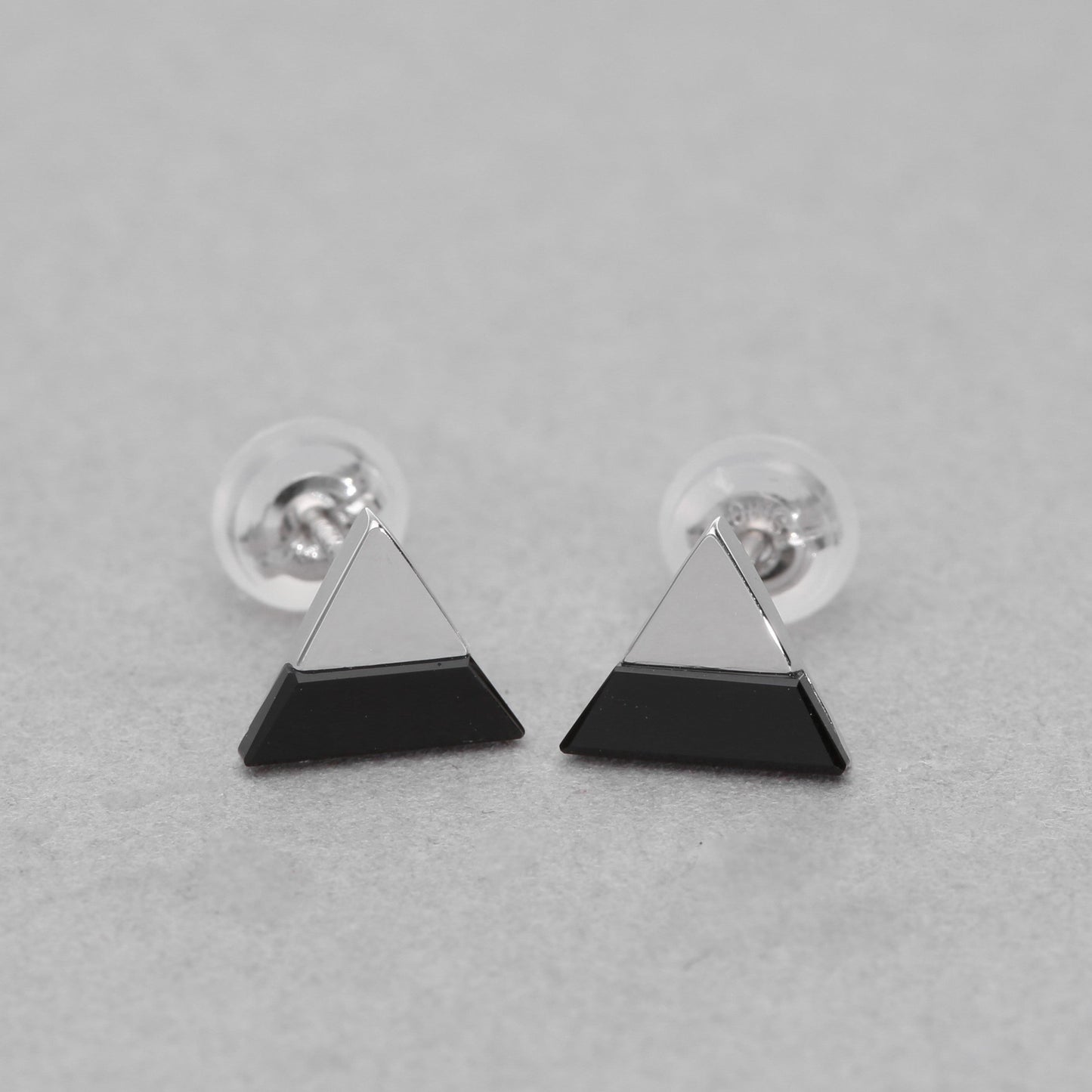 K10 オニキス スタッドピアス（△：WG） | 43-7874