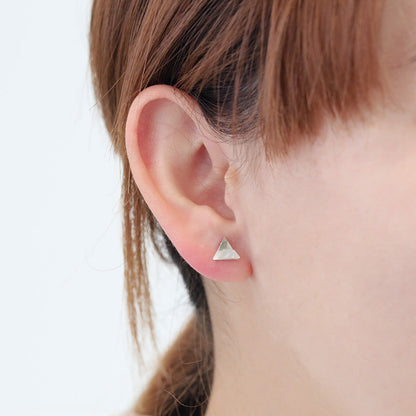 K10 ホワイトシェル スタッドピアス（△：WG） | 43-7875