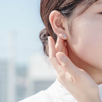 K10 誕生石 スクエア スタッドピアス （4月：ホワイトトパーズ）｜ 43-8004