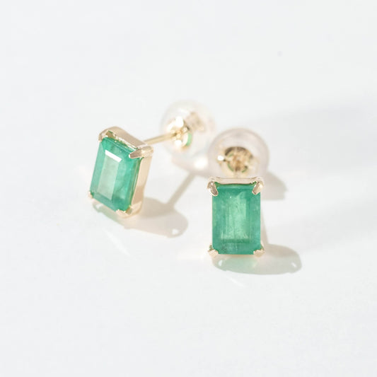 K10 誕生石  スクエア スタッドピアス （5月：エメラルド）｜ 43-8005