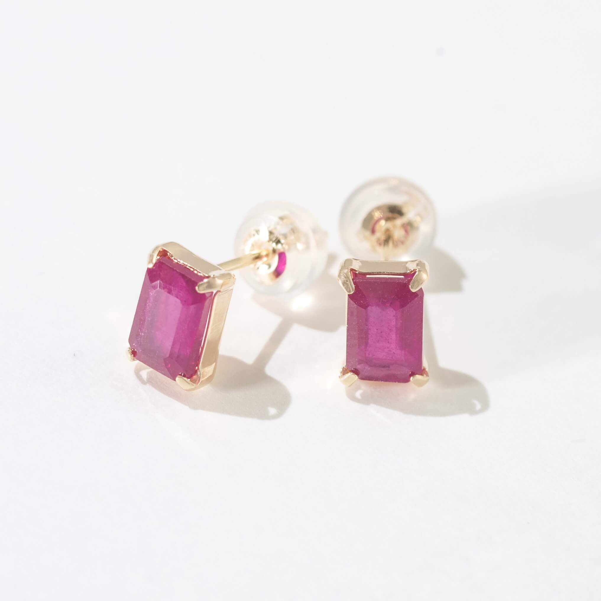 【Ruby】オパールコッパーのスクエアピアス K10 誕生石 スクエアピアス （7月：ルビー）｜ 43-8007 – L&Co.