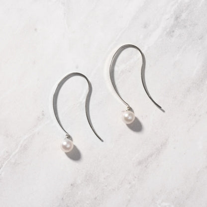 Pt900 アコヤパール フックピアス（4mm）｜43-8016