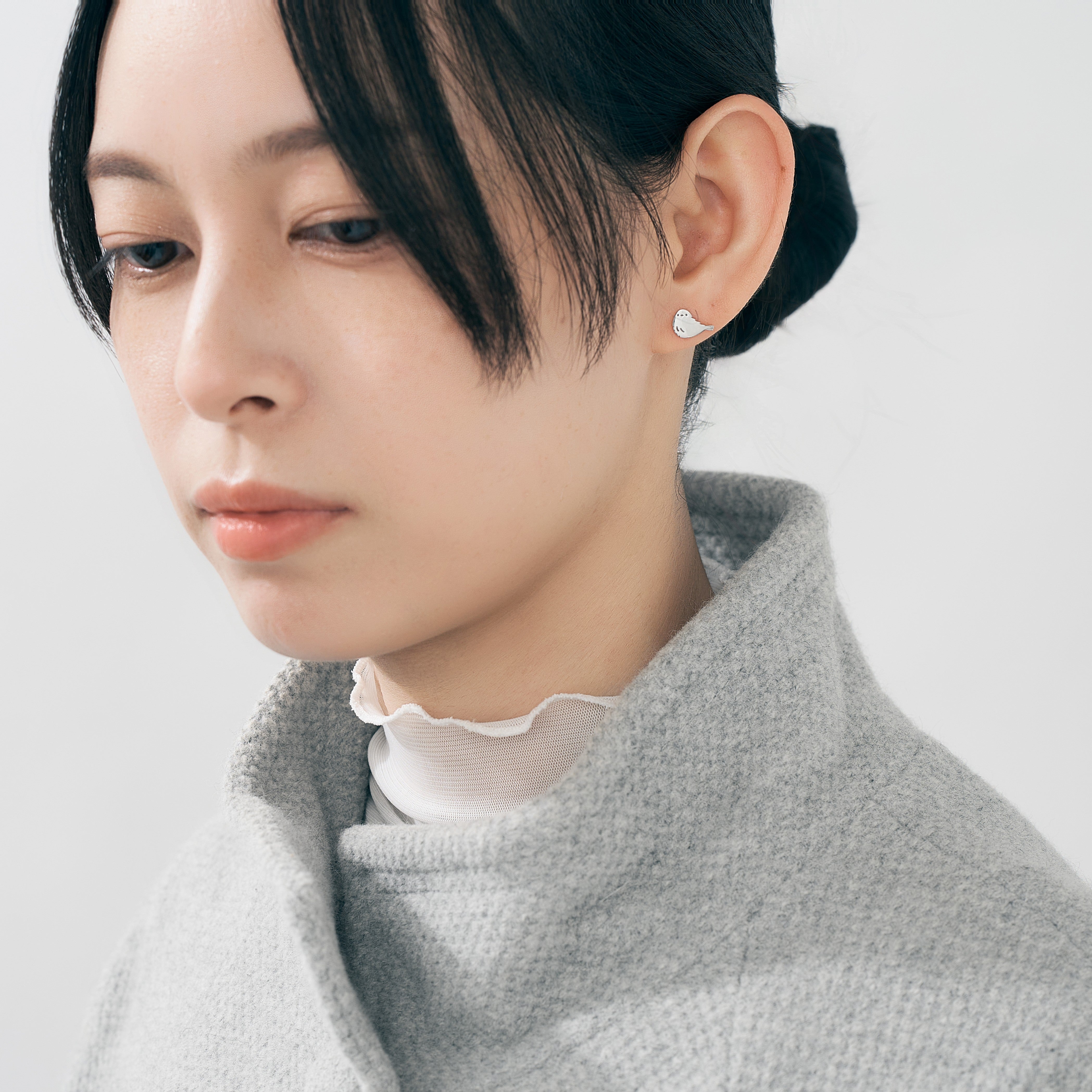 K10WG シマエナガ ピアス – L&Co.
