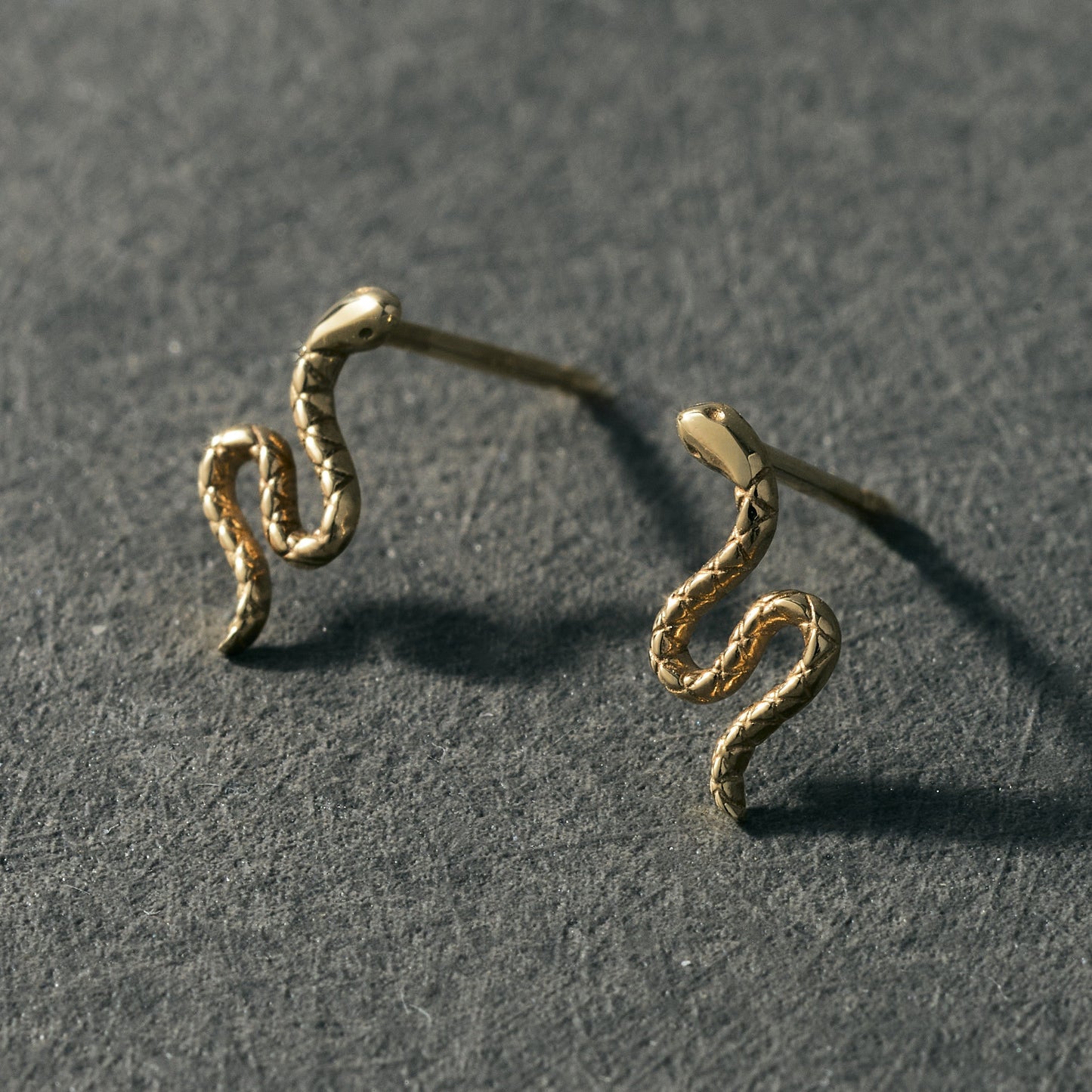 K10 ヘビ 蛇 ピアス ❘ 43-8443