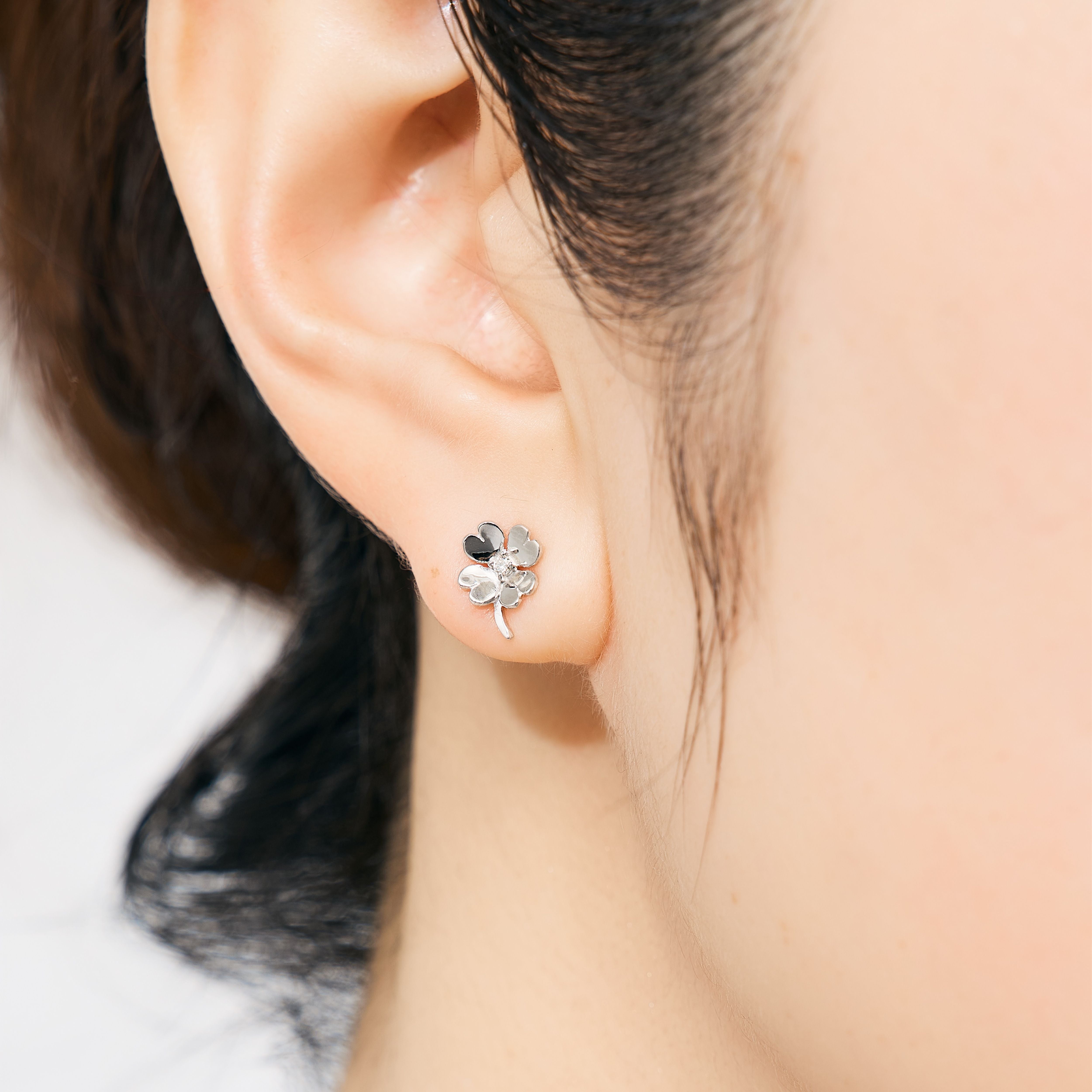 花*ん様 K10WG 天然ダイヤモンド 計0.37ct ピアス　刻印0.20×2 K10WG フラワー ピアス（02）| 43-8492 – L&Co.