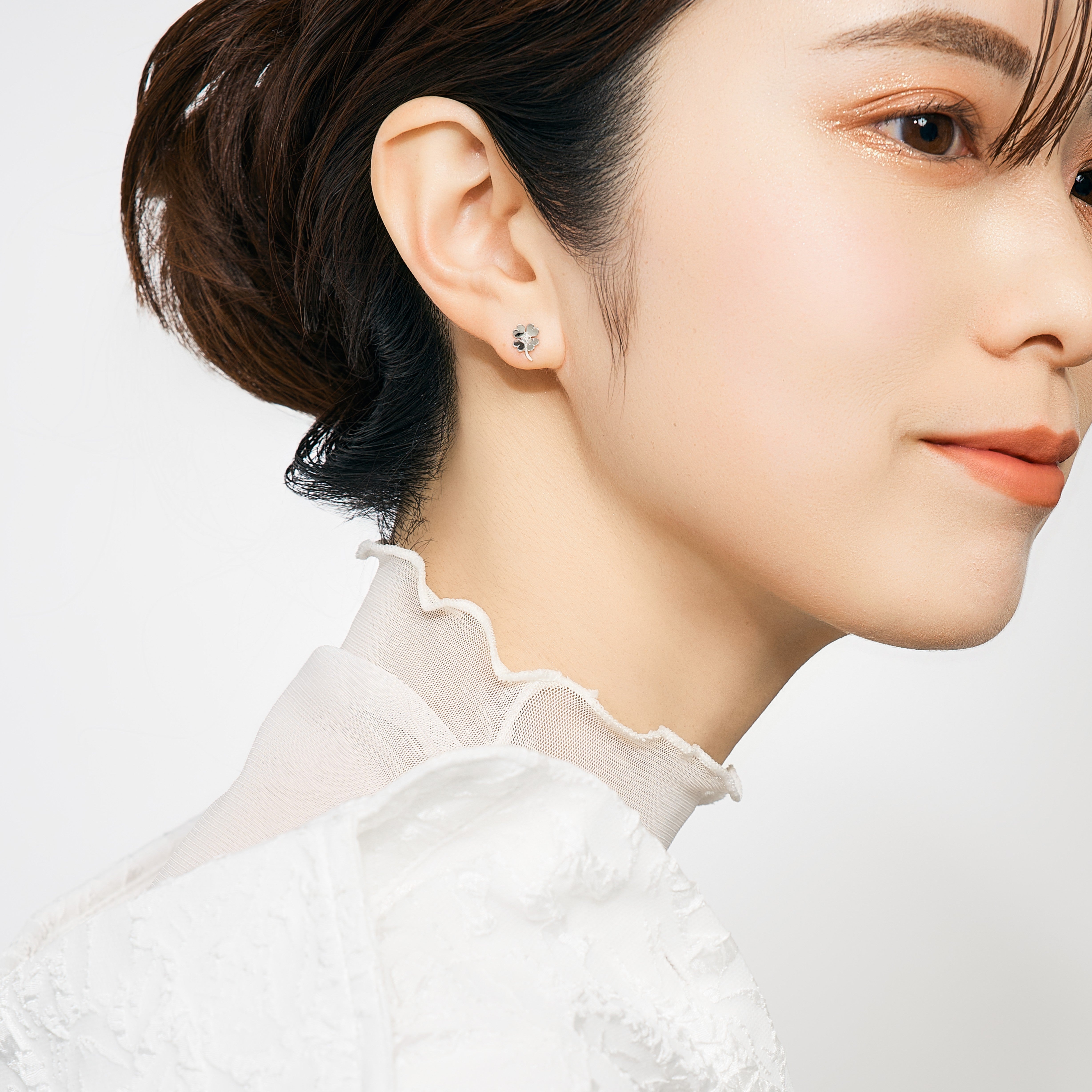 K10WG フラワー ピアス（02）| 43-8492 – L&Co.