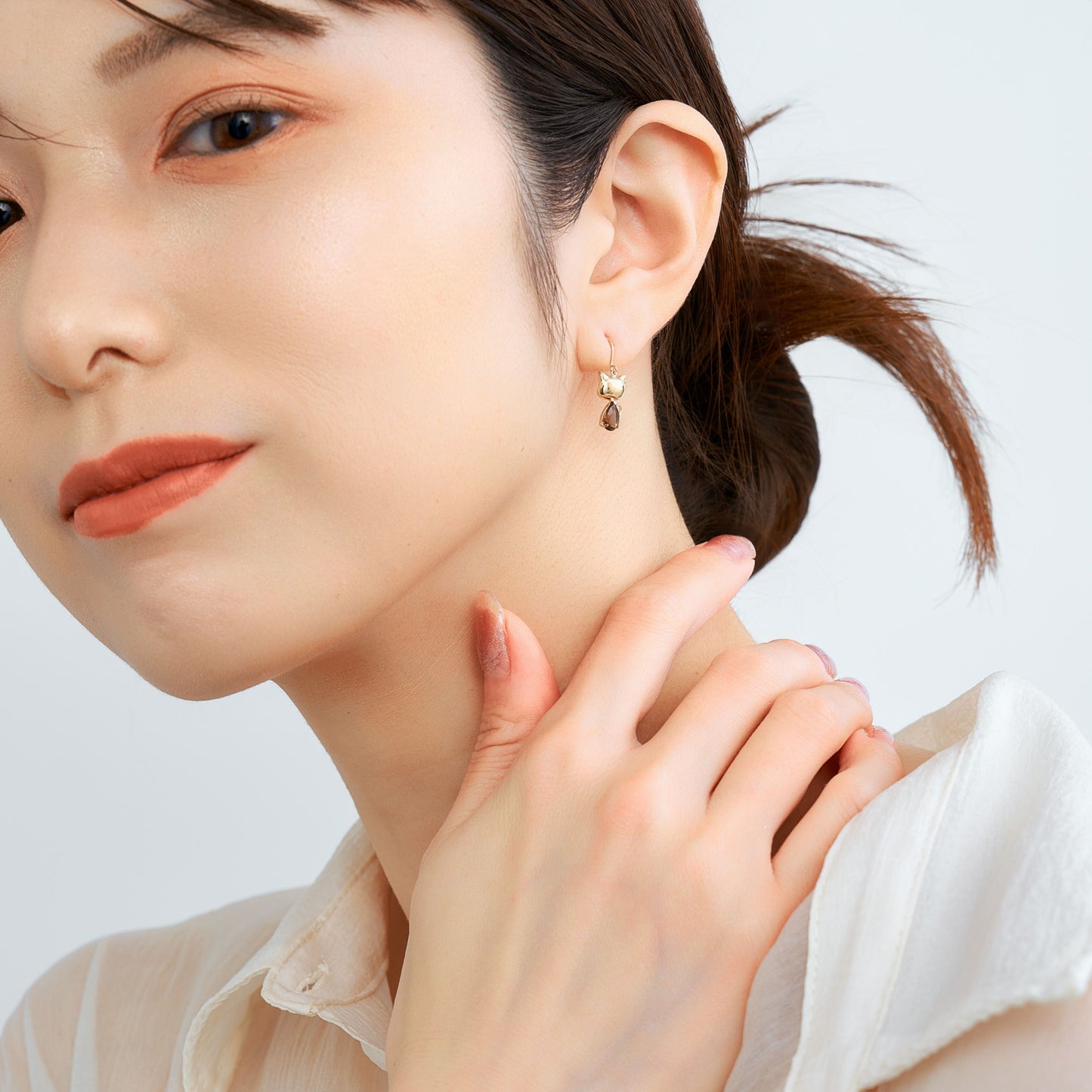K10 ネコ フックピアス ❘ 43-8625
