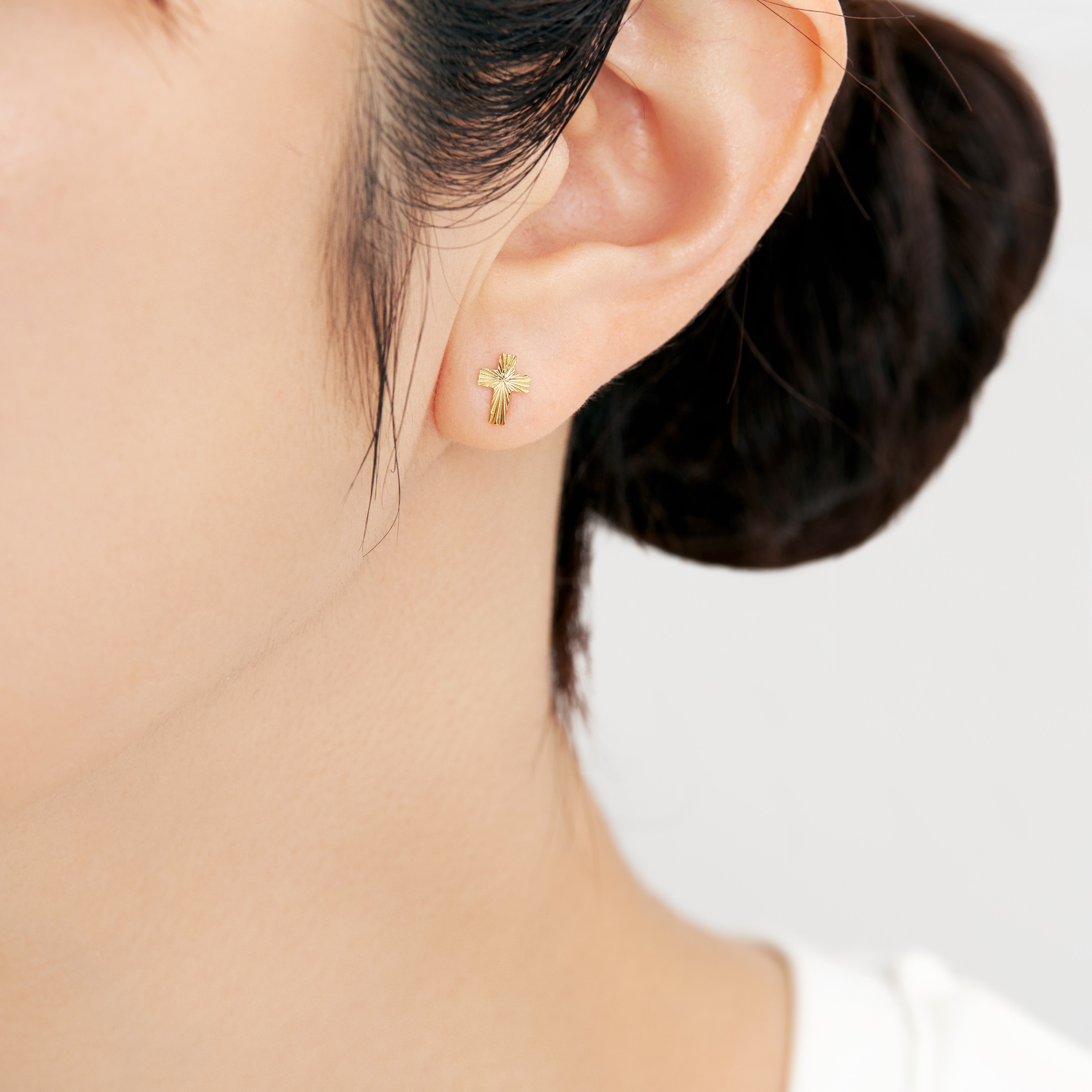 ピアス a229 K10 クロス スタッドピアス ❘ 43-8712 – L&Co.