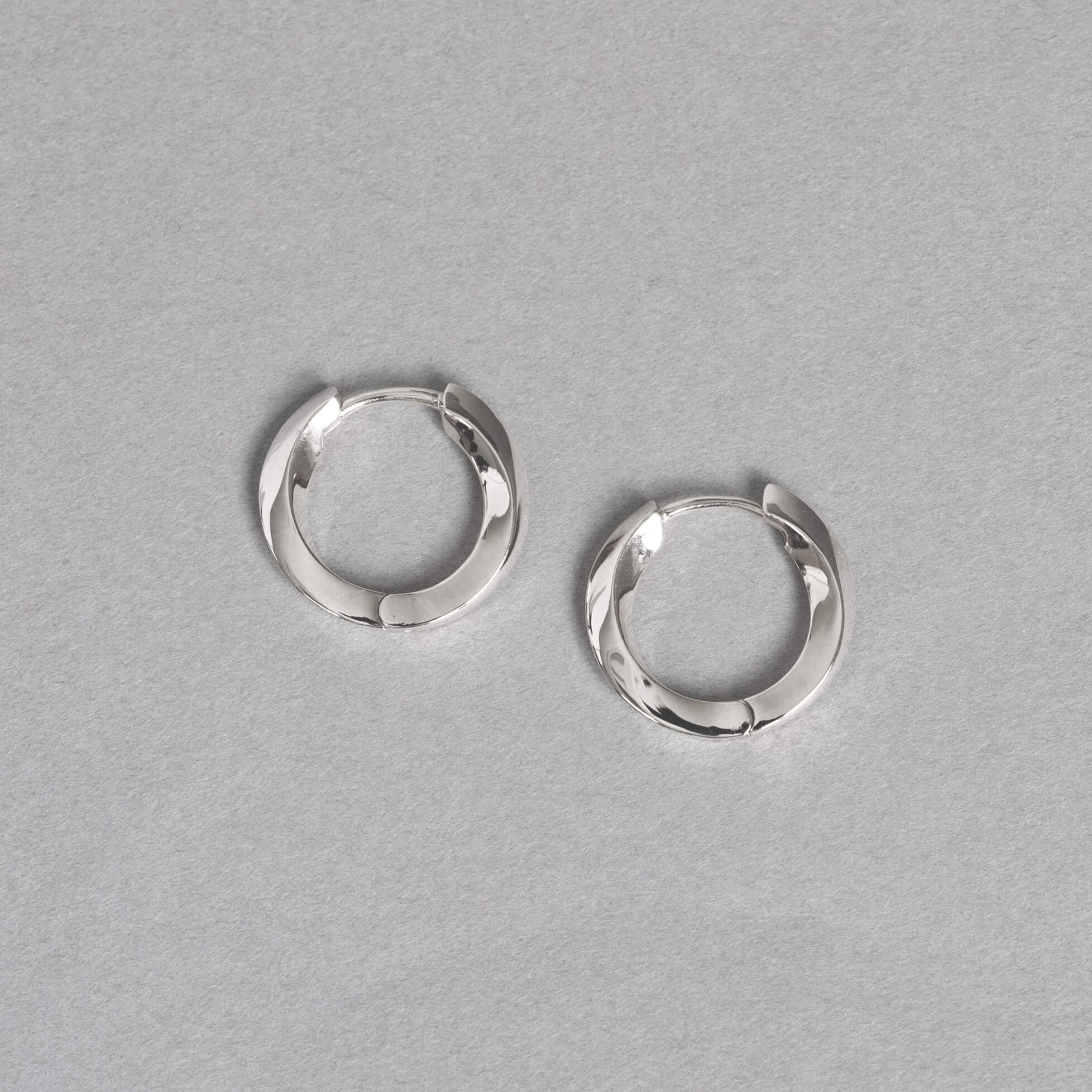 SV925 地金 デザイン フープピアス（04-W/Y）| 44-1523-1524