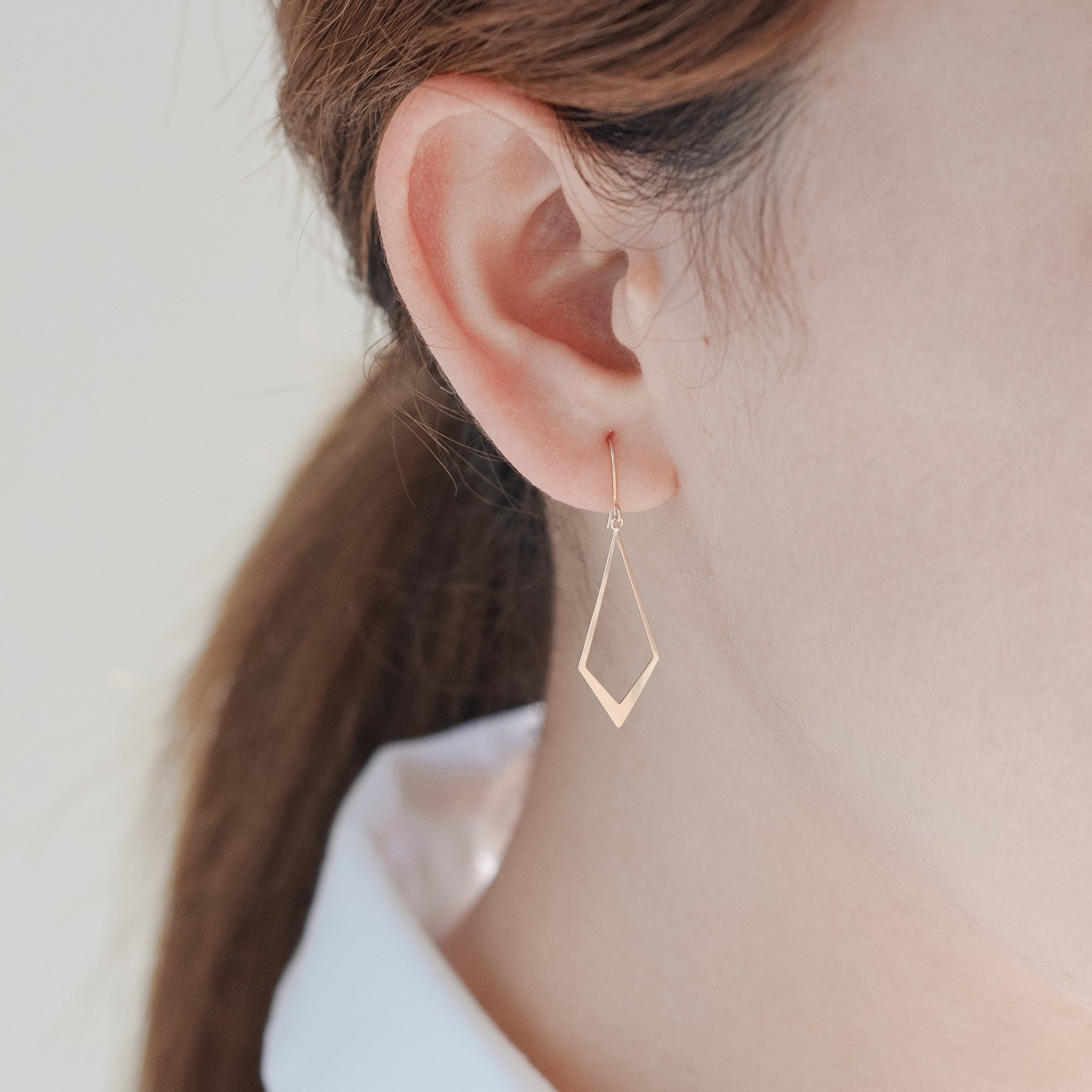 K10 ひし形 フックピアス（イエロー） – L&Co.