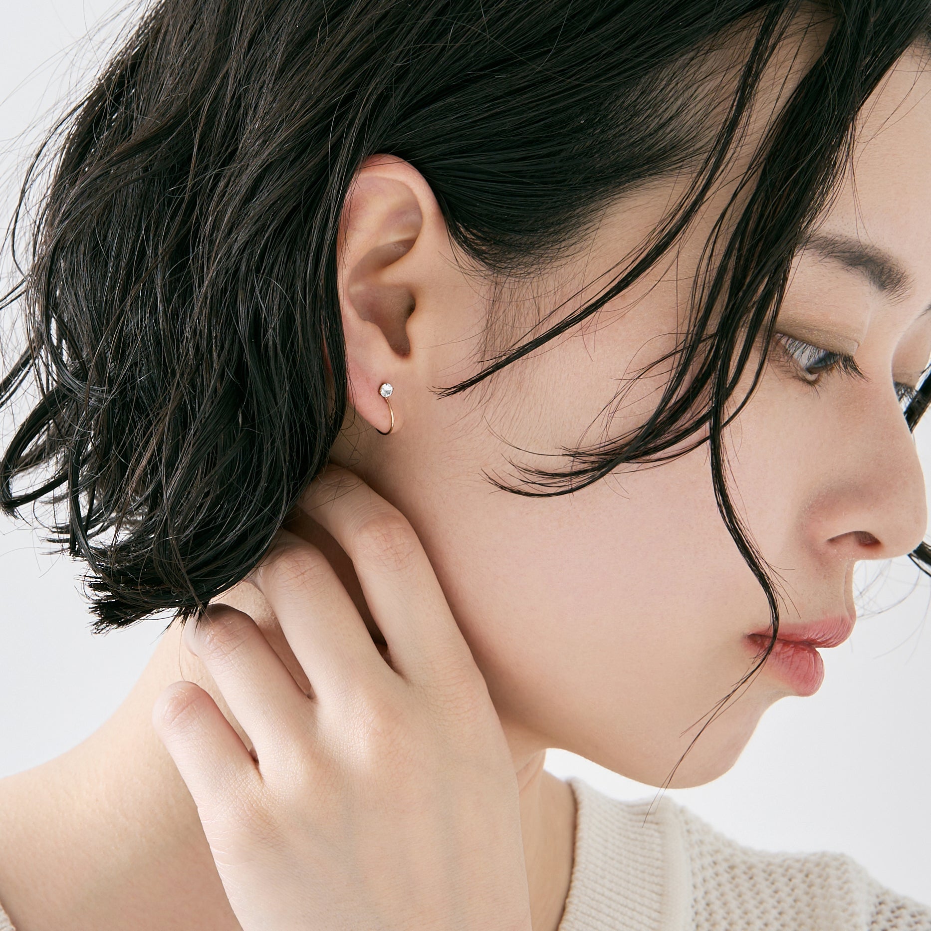 K10 誕生石 イヤリング（4月：ホワイトトパーズ）| 55-7084