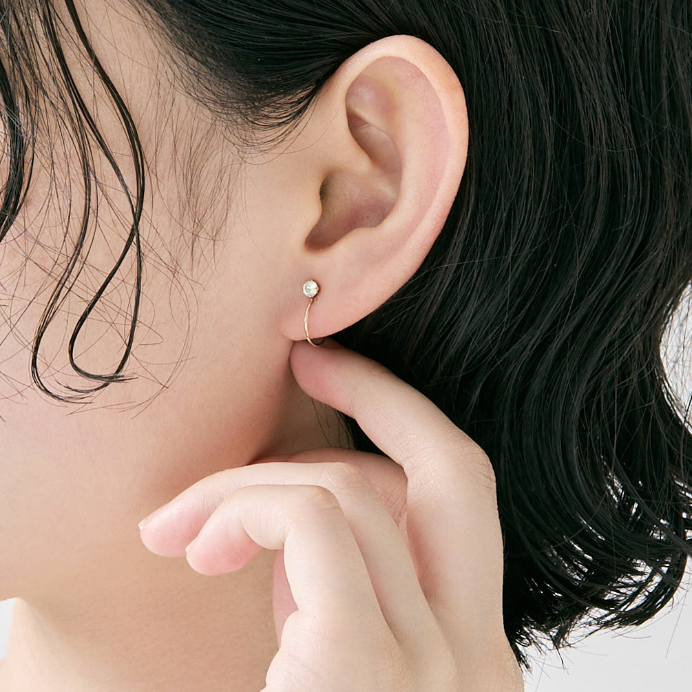 K10 誕生石 イヤリング（6月：ムーンストーン）| 55-7086