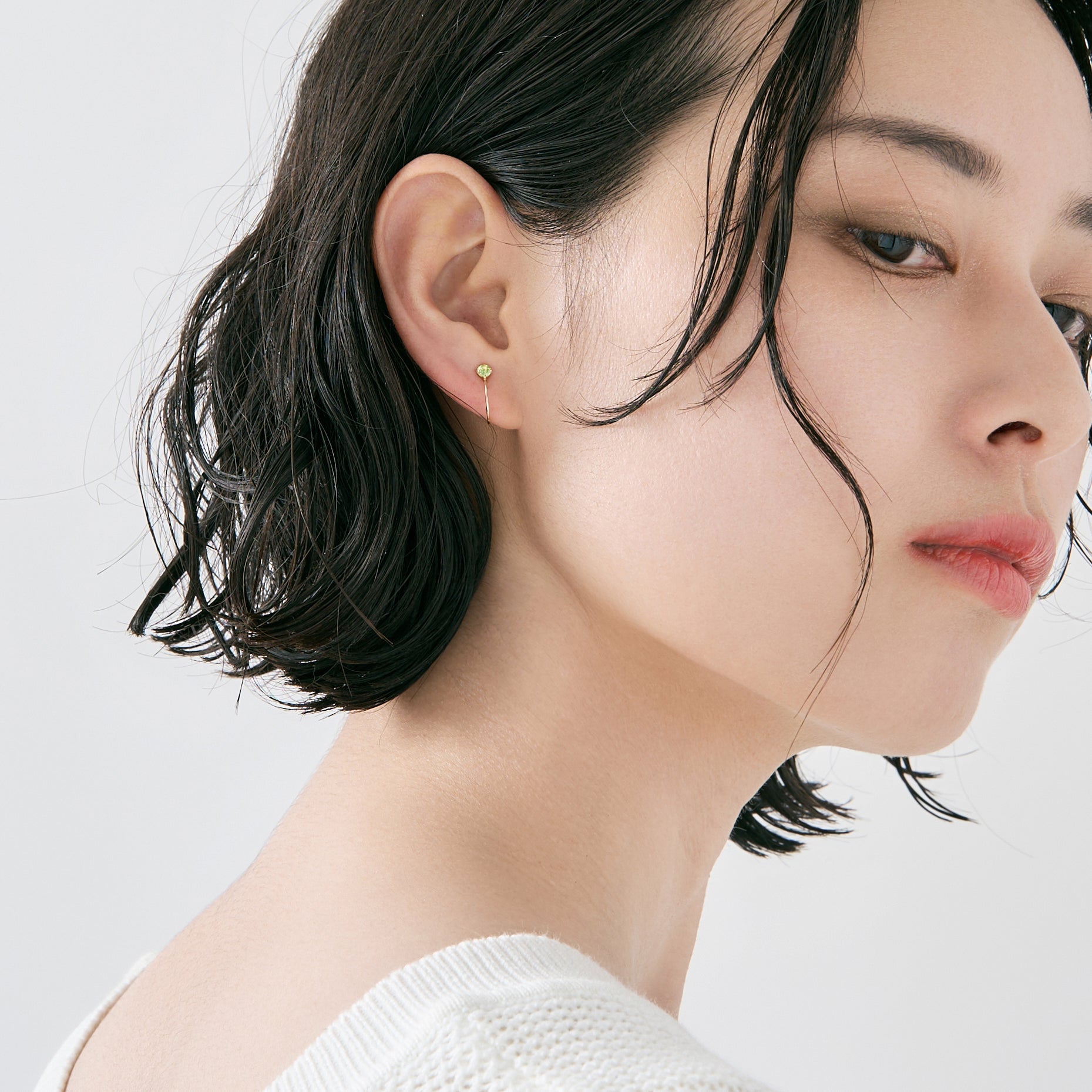 K10 誕生石 イヤリング（8月：ペリドット）| 55-7088