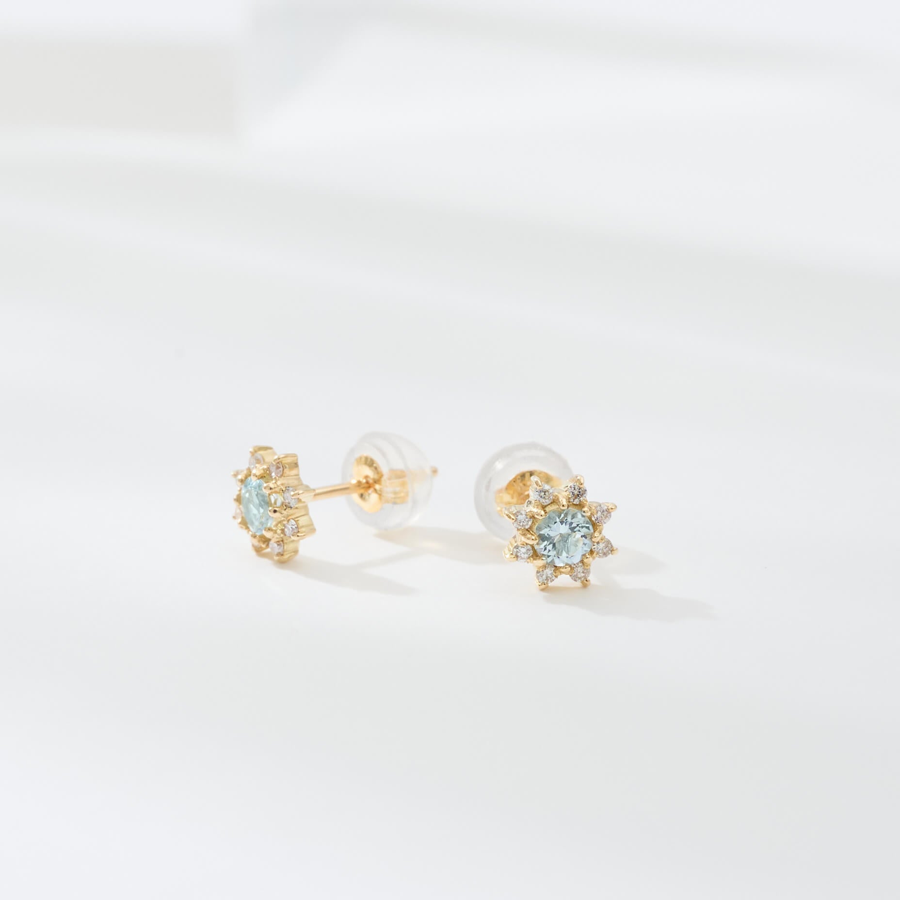 K18 誕生石×ダイヤモンド スタッドピアス （3月：アクアマリン） – L&Co.