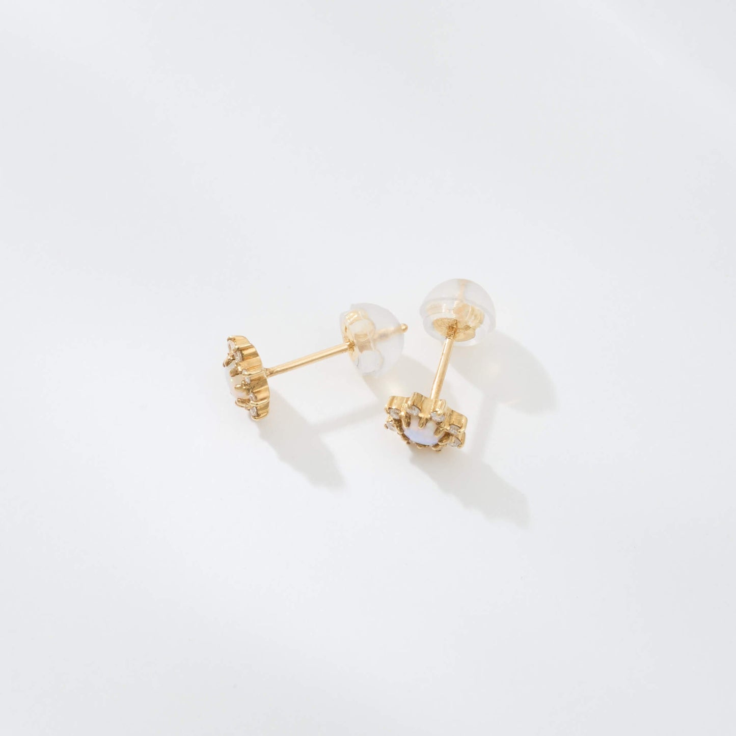 K18 誕生石×ダイヤモンド スタッドピアス （10月：オパール）❘ 96-3049