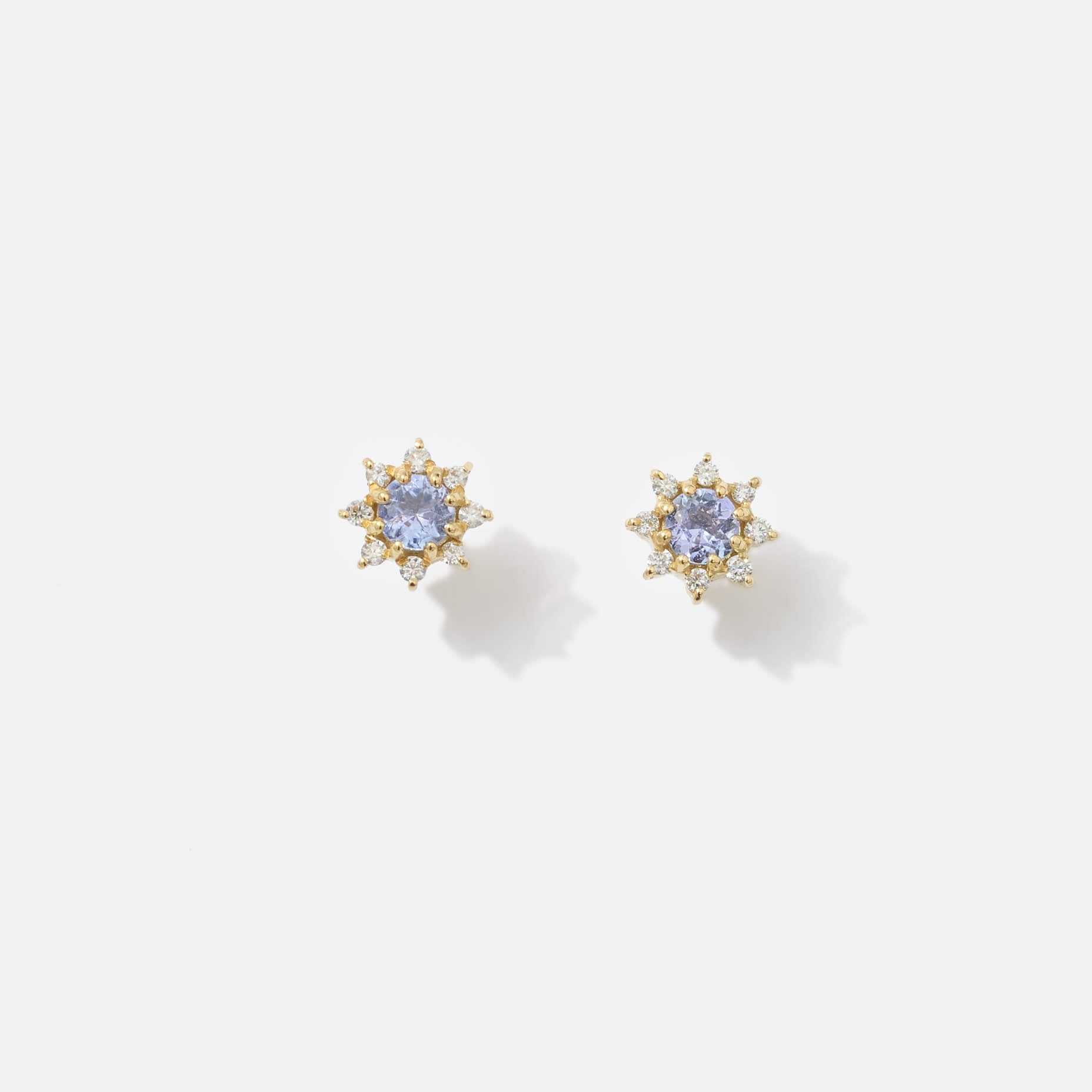 久美子　高品質５ミリタンザナイトスタッドピアス K18 誕生石×ダイヤモンド スタッドピアス （12月：タンザナイト） – L&Co.
