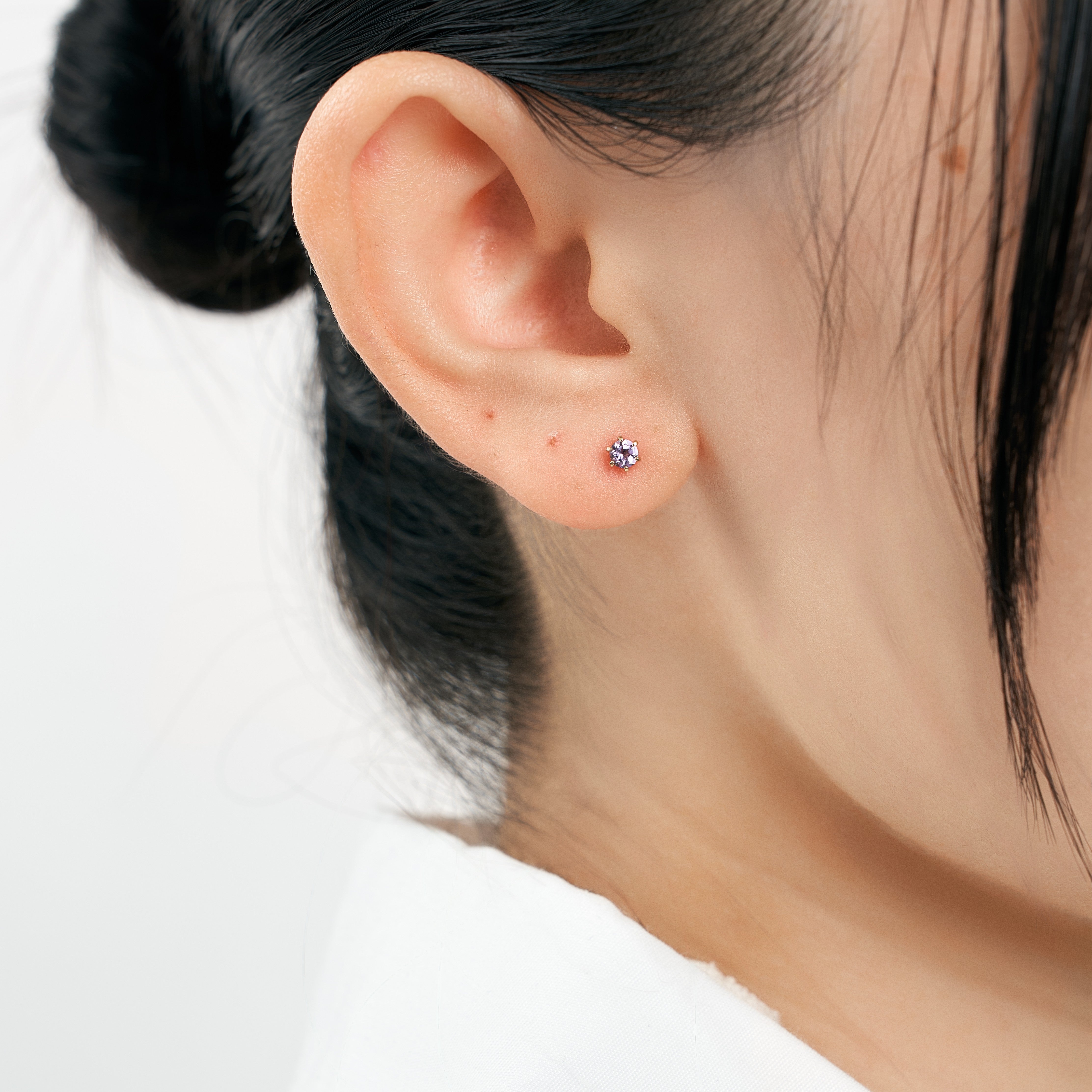 K18 爪留め 誕生石 スタッドピアス 3mm（2月：アメジスト） – L&Co.