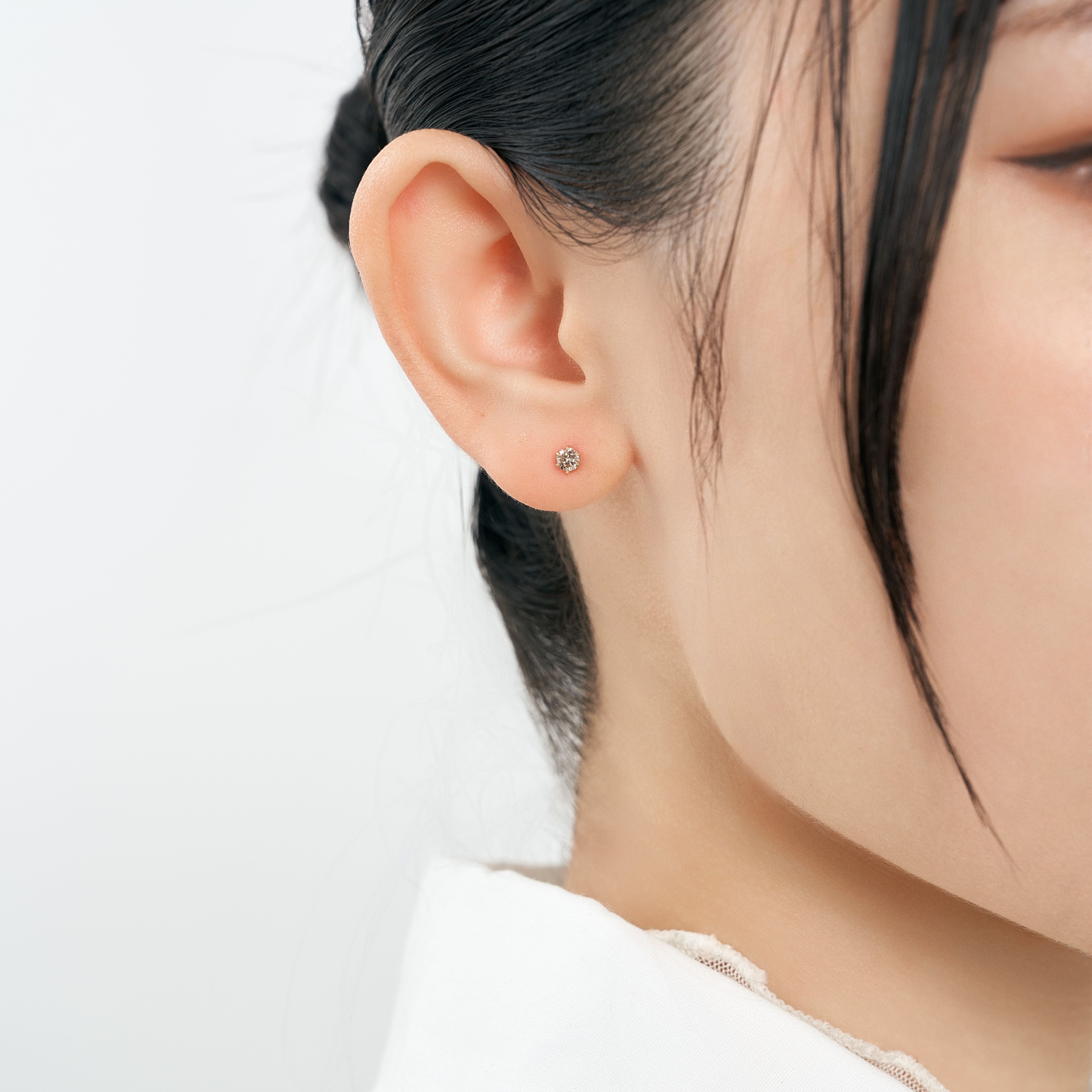 K18 爪留め 誕生石 スタッドピアス 3mm（4月：ダイヤモンド）｜96-3174
