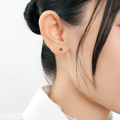 K18 誕生石 スタッドピアス 3mm（5月：エメラルド）｜96-3175