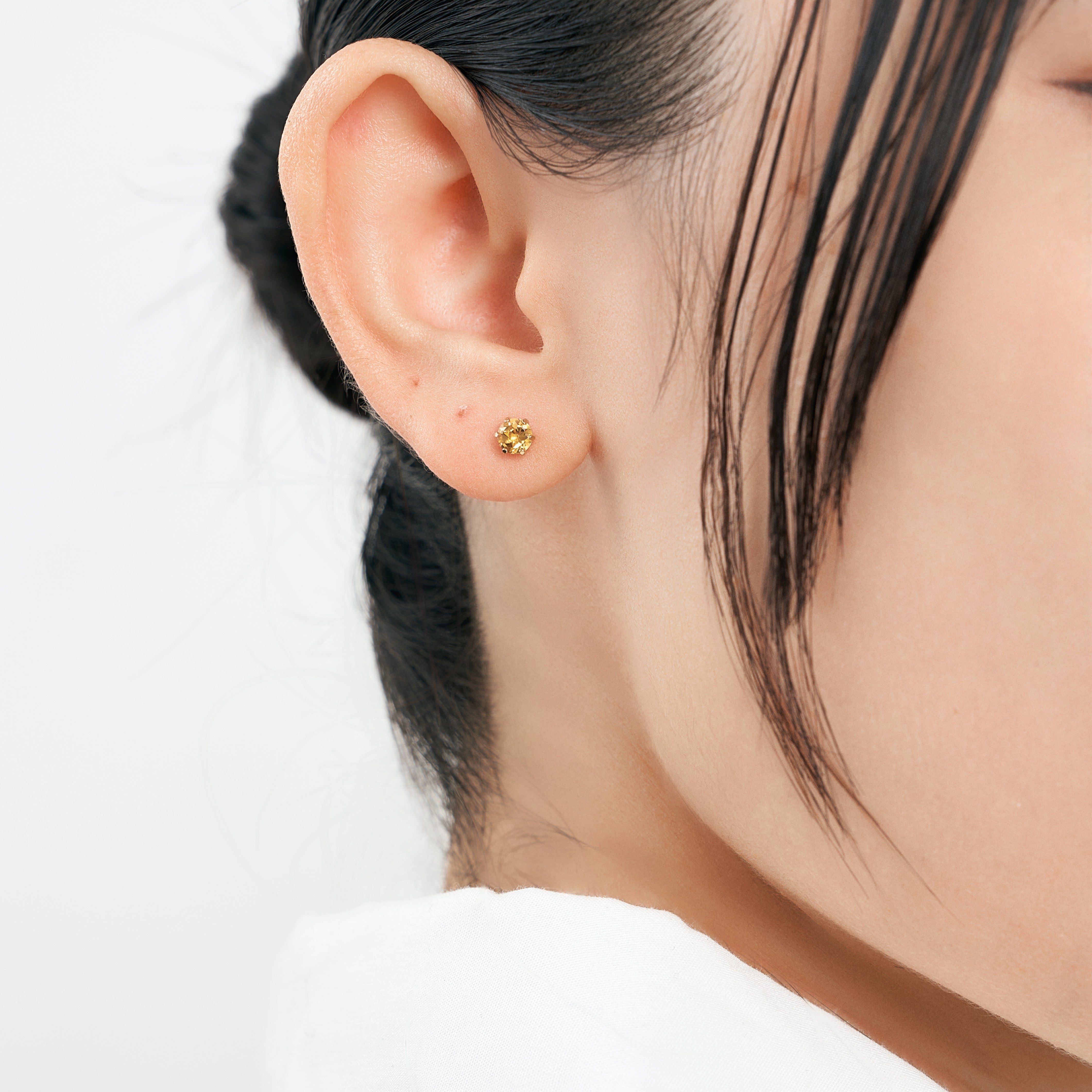 ハイジ✨スタッドピアス　出品✨様＊いちょうのペントップ イエロー他１点 Handmade】蛍光イエロー YAG（人造石） スタッドピアス 14kゴールド
