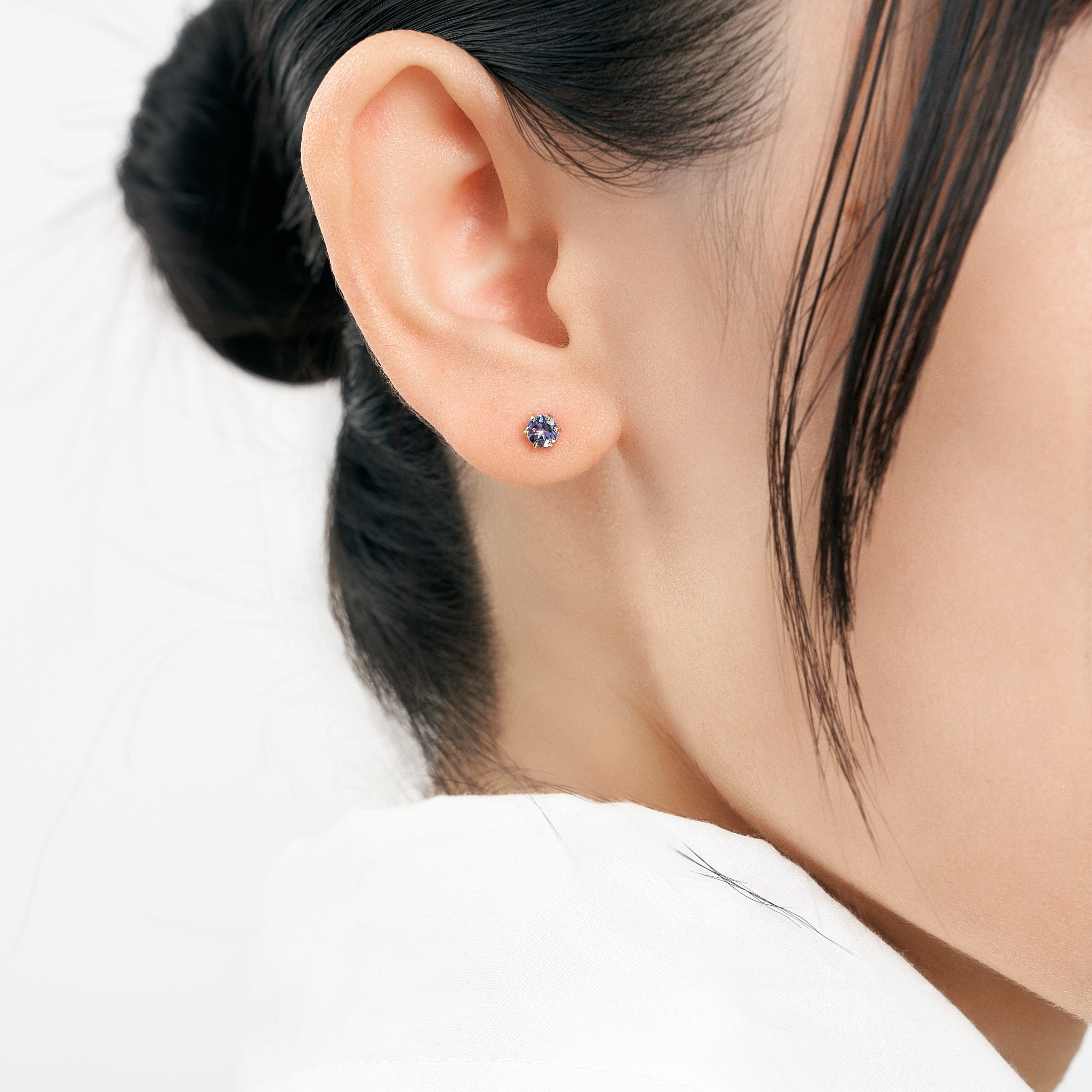 K18 爪留め 誕生石 スタッドピアス 4mm（12月：タンザナイト） – L&Co.