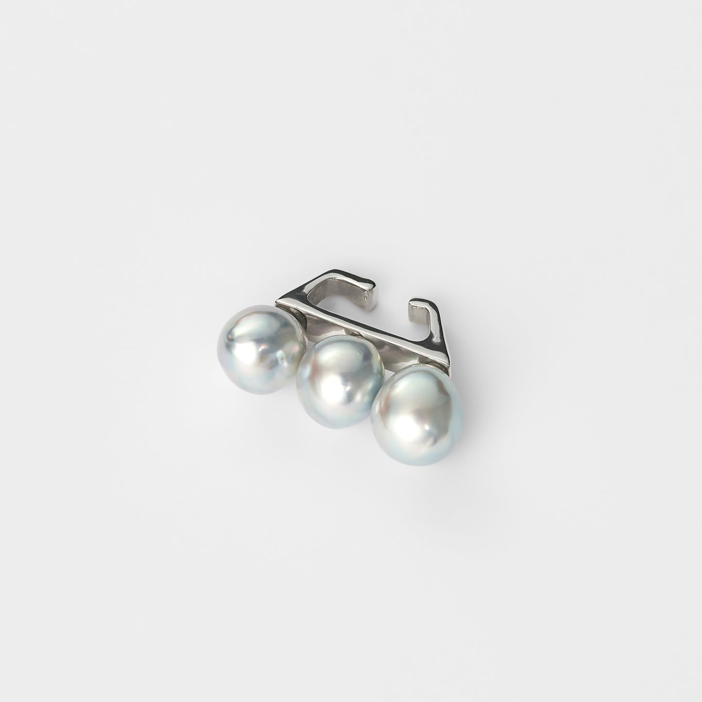 【lilo】Pearl ear cuff”On the boat”