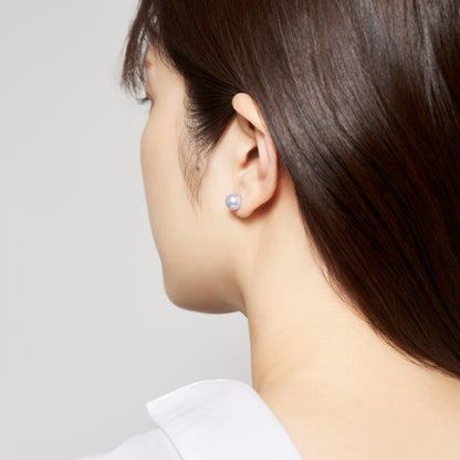 K10 カラーシェルパール スタッドピアス（8mm/ペールブルー）| 96-6939