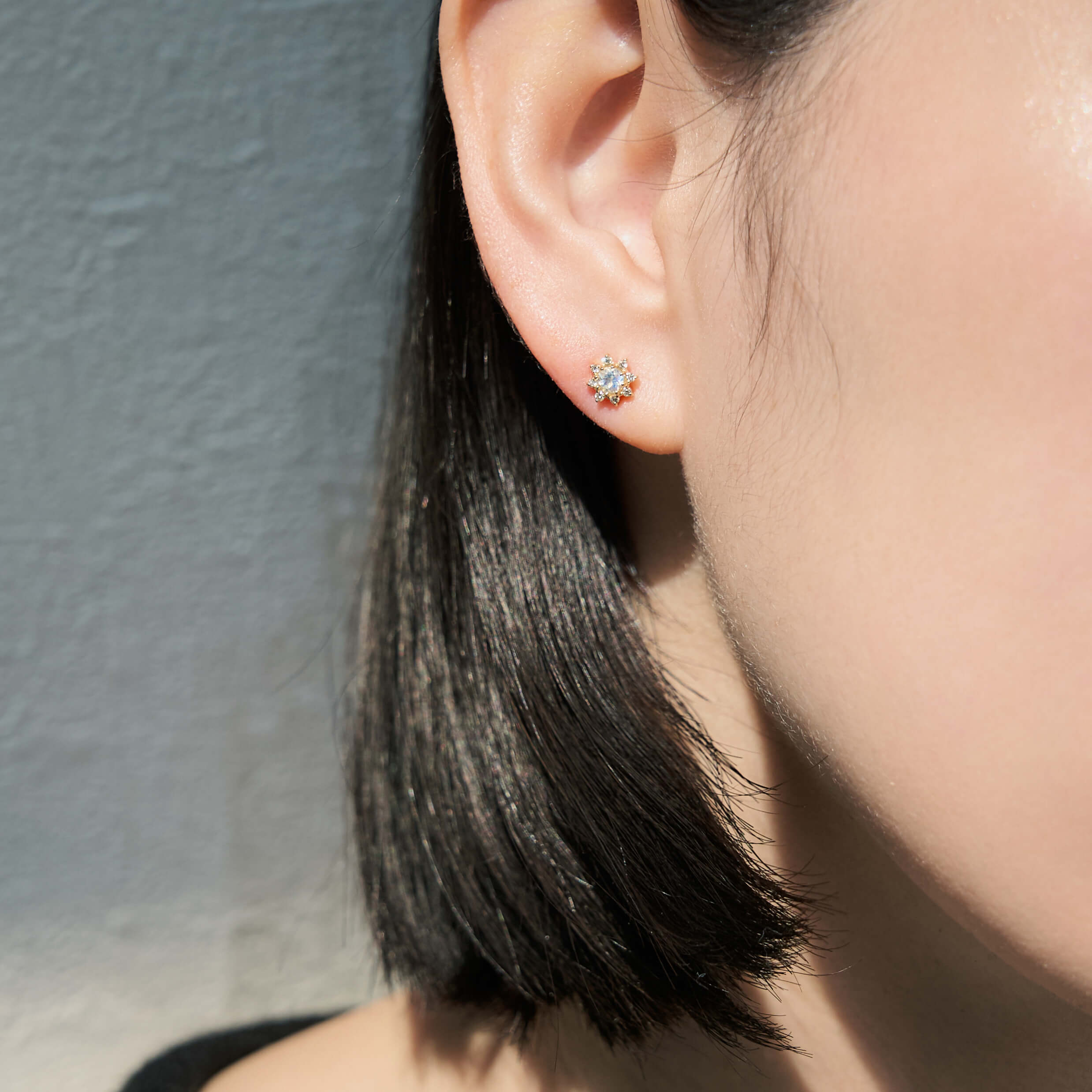 K18 誕生石×ダイヤモンド スタッドピアス （6月：ムーンストーン） – L&Co.