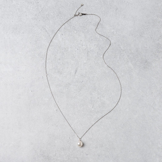 Halskette mit Akoya-Perlen und Diamanten aus Platin | 63-8075 