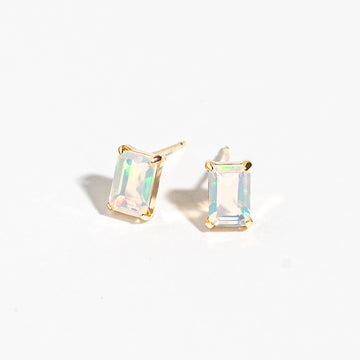 オパールピアス